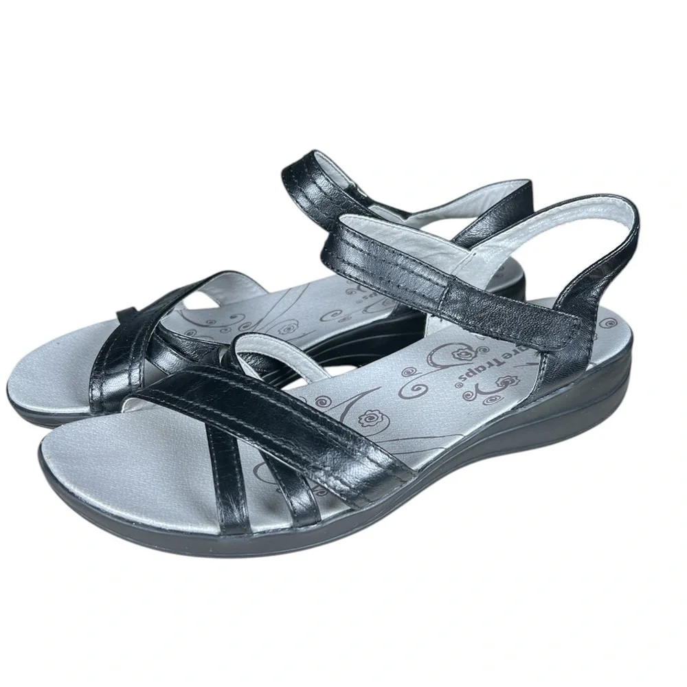 Baretraps Jazzily black leather sandals women’s 9.5